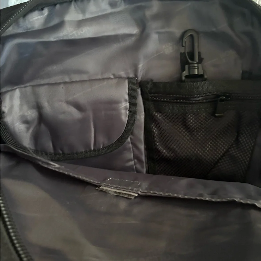 Kenneth Cole Reaction Manhattan Commuter Slim Backpack 16